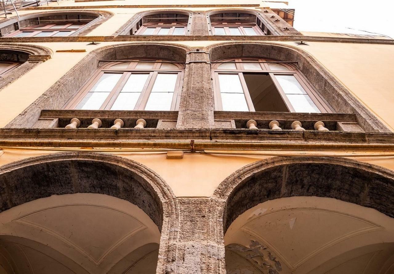 Suite Piazza Del Gesu By Domusextra Nápoles Exterior foto